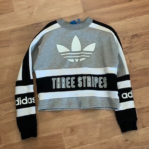 Three Stripe Adidas women’s cropped crew neck sz M